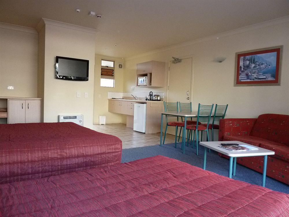 Raglan Sunset Motel And Conference Venue Экстерьер фото