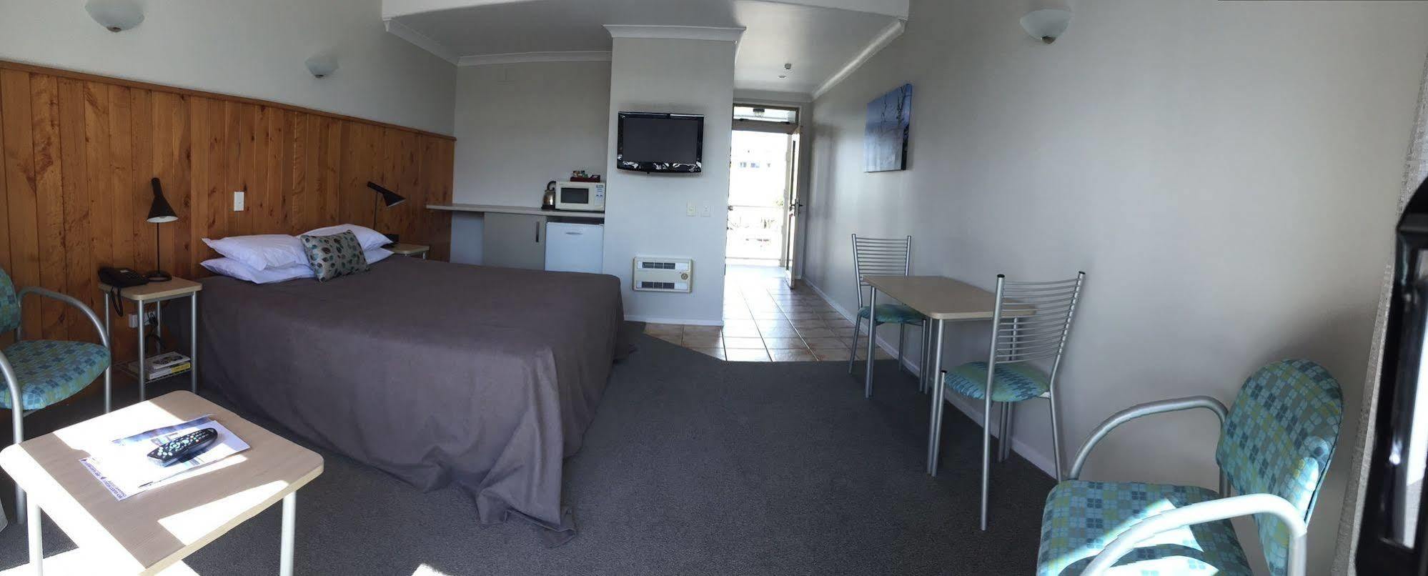 Raglan Sunset Motel And Conference Venue Экстерьер фото